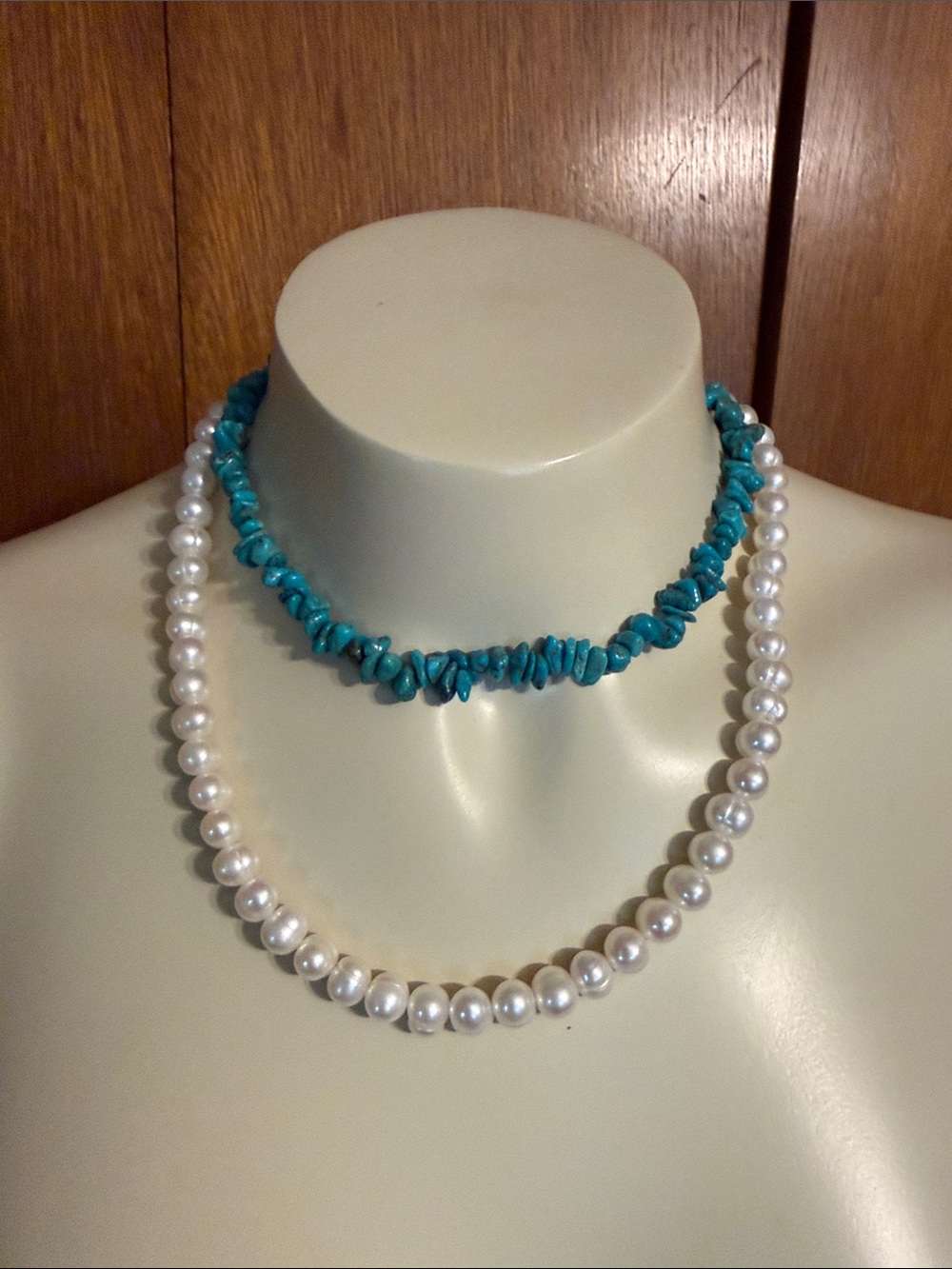 Freshwater Pearl Necklace with Turquoise Chip Choker - White & Turquoise